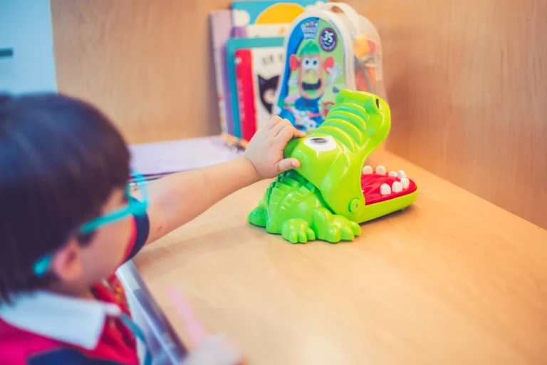 <a href="https://infanciaeadolescencia.com/servicos/intervencoes-para-o-autismo/" style="color:#fff;">   Autismo </a>